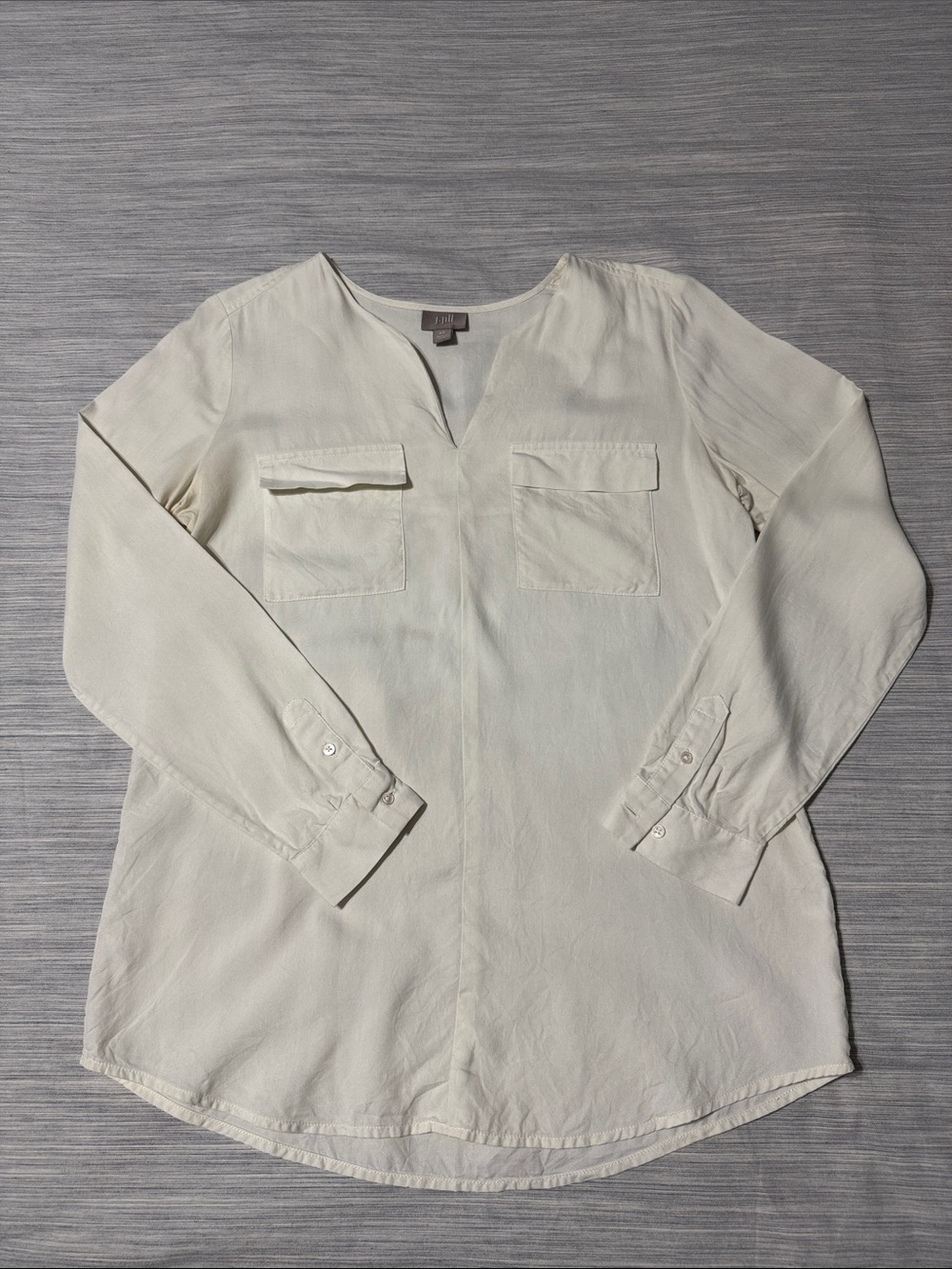 J. Jill Cream 100% silk Long-Sleeve V-Neck Tunic XS